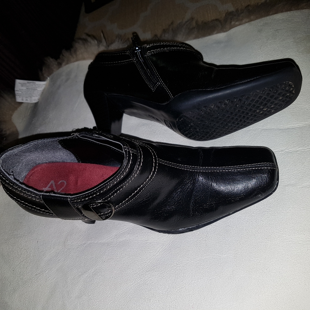Shoes - Picture 3 of 3
